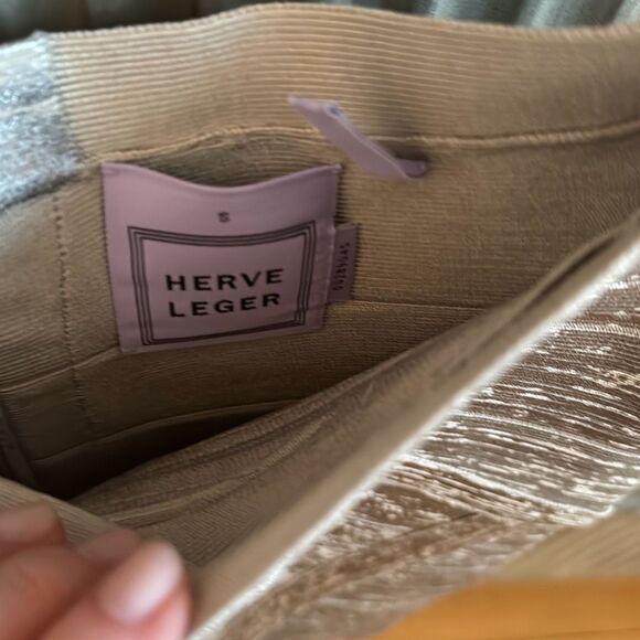 Herve Leger Arlis Bandage Skirt in Platinum Foil Size Small - Picture 6 of 11